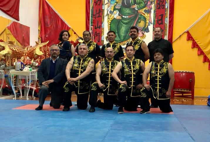 Maestros e instructores de Nan Tien Men reunidos en la escuela